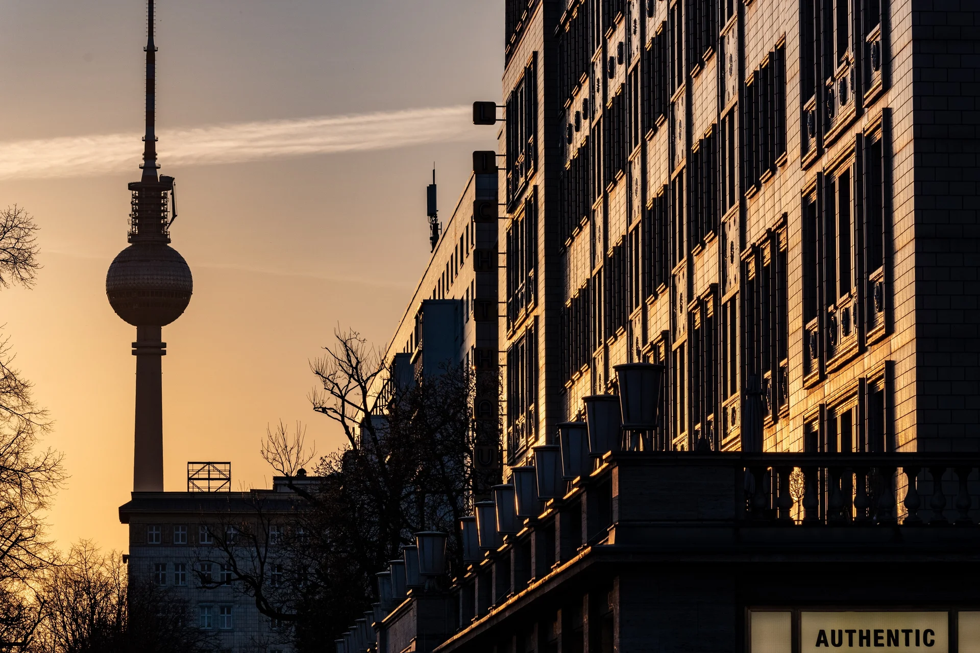 wal_172619-tv-tower-6139241
